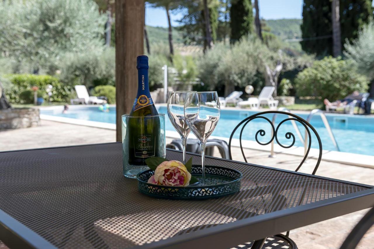 Dolce Far Niente Apartment With Pool & Parking Passignano sul Trasimeno Luaran gambar
