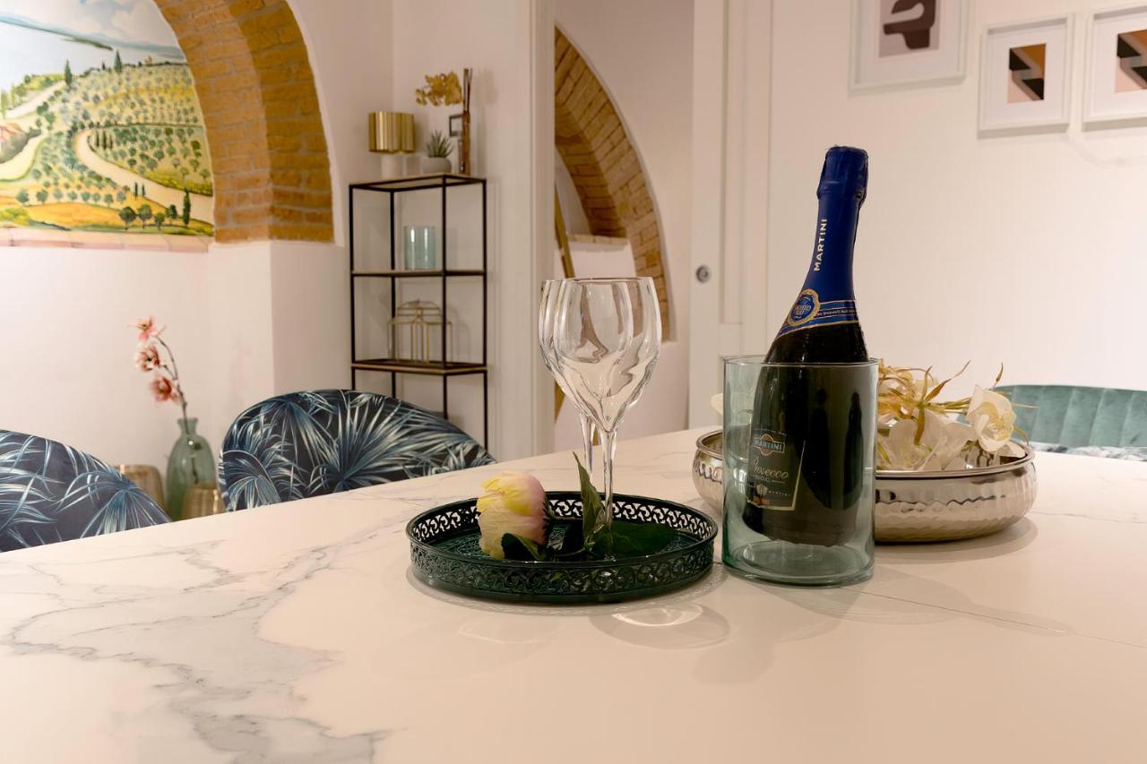 Dolce Far Niente Apartment With Pool & Parking Passignano sul Trasimeno Luaran gambar